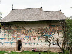 Romanian Archdiocese restoring two monasteries closed by Habsburg Empire, establishing a third