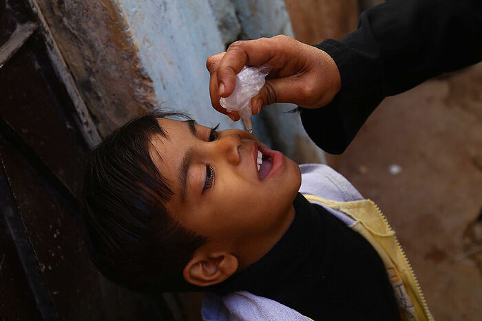 Ο εμβολιασμός κατά της πολιομυελίτιδας στο Πακιστάν, 13.01.2021. Φωτογραφία: SHAHZAIB AKBER/EPA/TASS