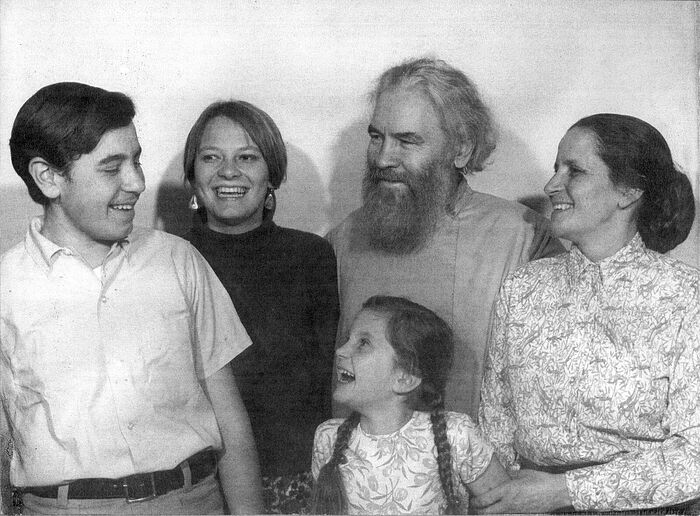 Протоиерей Серафим Слободской с семьей