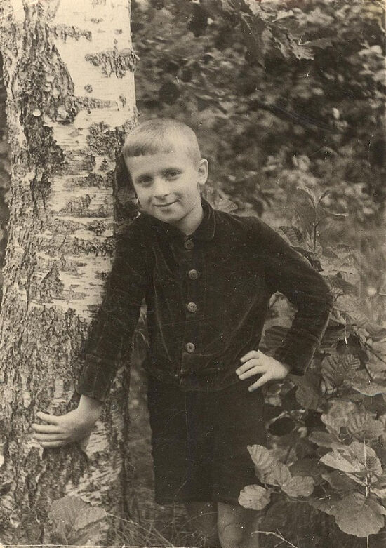 Терийоки, 1948 г. Юре Ушакову 11 лет. Фото из архива о. Георгия
