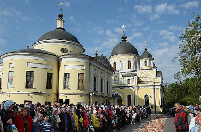 Ιερά Μονή της Αγίας Σκέπης όπου βρίσκονται τα ιερά λείψανα της αγίας Ματρώνας της Μόσχας.