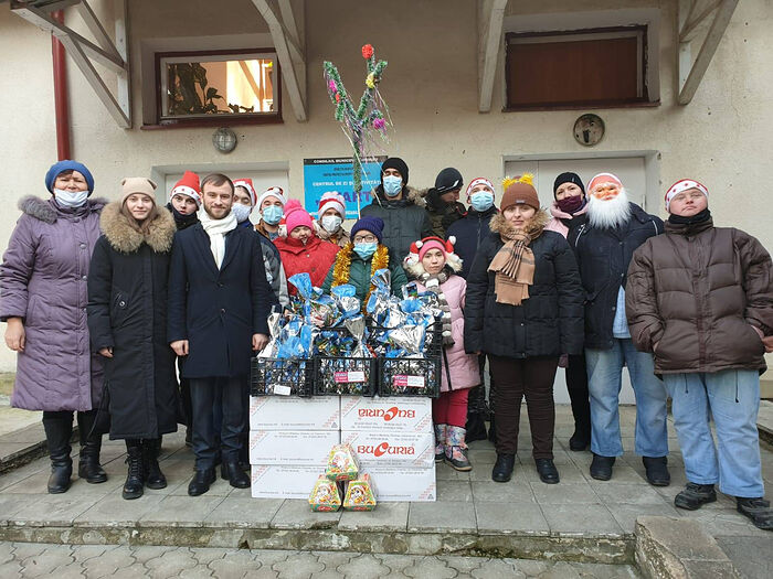 Children with physical and mental disabilities were given Christmas gifts by the Moldovan Church. Photo: mitropolia.md