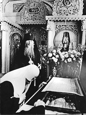Святейший Патриарх Алексий II в храме Преподобного Сергия Радонежского с. Эммануиловка, 2002 г.