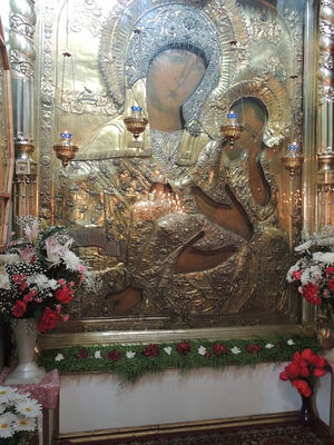 Η εικόνα της Παναγίας Στάραγια Ρούσα, στον ναό του Αγίου Γεωργίου του Τροπαιοφόρου, στο χωριό Στάραγια Ρούσα. Φωτογραφία: russablago.ru