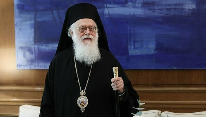 Ο Προκαθήμενος της Ορθόδοξης Εκκλησίας της Αλβανίας, Αρχιεπίσκοπος Αναστάσιος. Φωτογραφία: romfea.gr