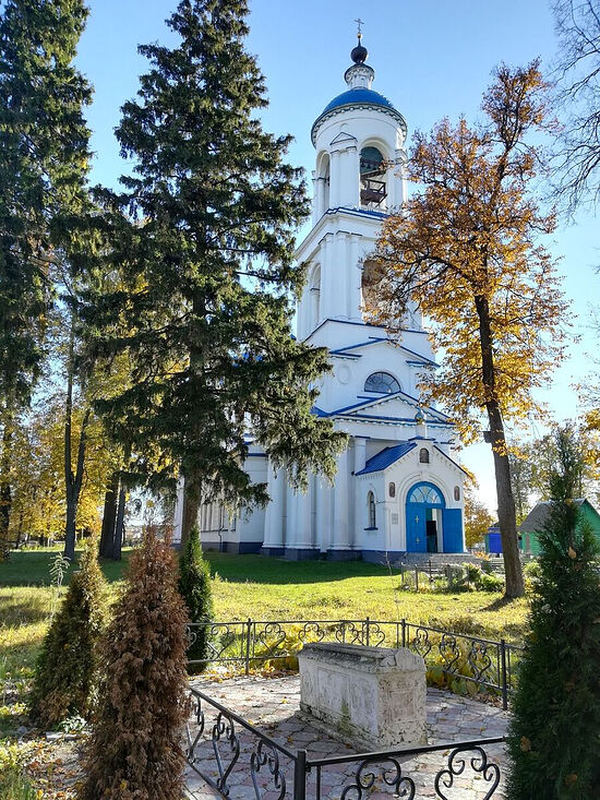 Maura Ioakimovna Fayova’s grave by the Holy Dormition Church in Stromyn
