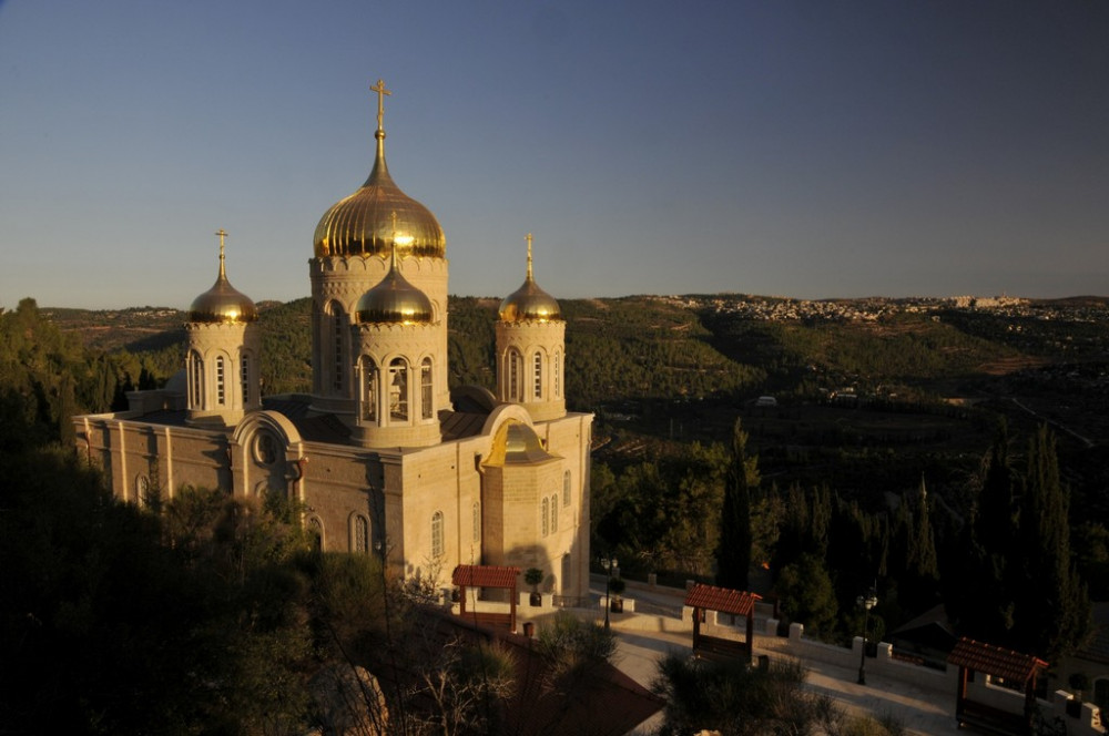 Ο αναστηλωμένος ο ναός Πάντων των εν τη Ρωσική Γη διαλαμψάντων Αγίων