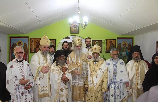 Clergy gathered during the visit of Metropolitan Amfilohije (Radovitch). From left to right, the second is Bishop Kirilo (Bojović) and the third is Abbot Pedro Siqueira, 2019. Photo: editorasaosavas.wixsite.com
