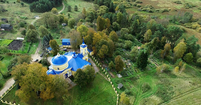 Воскресенский храм в селе Усты, Калужская область