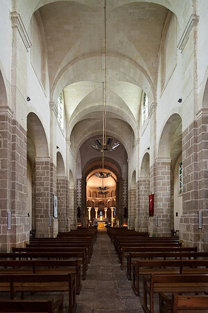 В церкви аббатства Св. Гильды в Сен-Жильдас-де-Рюи, Бретань