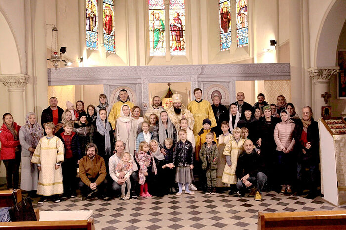 Архиерейская литургия в приходском муниципальном храме св. Рока во время празднования 125-летнего юбилея русского храма