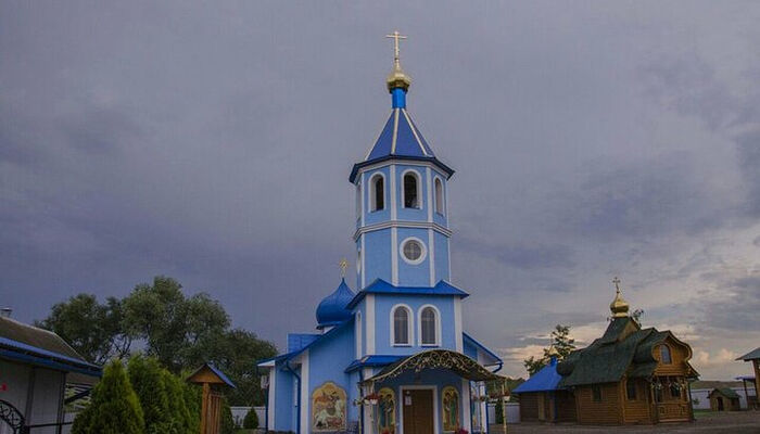 Ο Ιερός Ναός της Παναγίας Παντάνασσας στο χωριό Τσενιάβα. Φωτογραφία: elitsy.ru