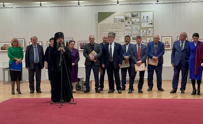 В Махачкале открылась выставка, приуроченная к 800-летию со дня рождения благоверного князя Александра Невского