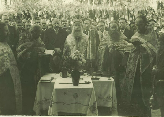Met. Boris serving a moleben on November 14, 1937. Photo: bulgarian-orthodox-church.org