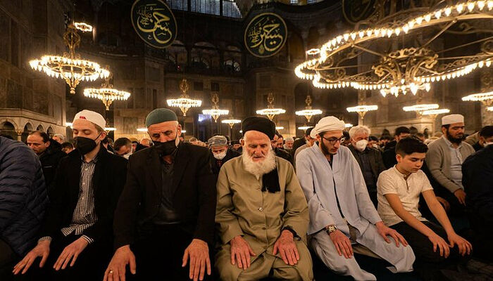 Η προσευχή του Ραμαζανίου στην Αγία Σοφία. Φωτογραφία: az.sputniknews.ru