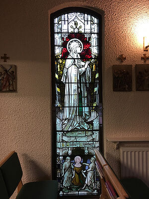 Витраж с изображением мц. Алькельды в католической церкви г. Сетл, Северный Йоркшир (фото - Margaret Fox, любезно предоставила - Kathleen Kinder)