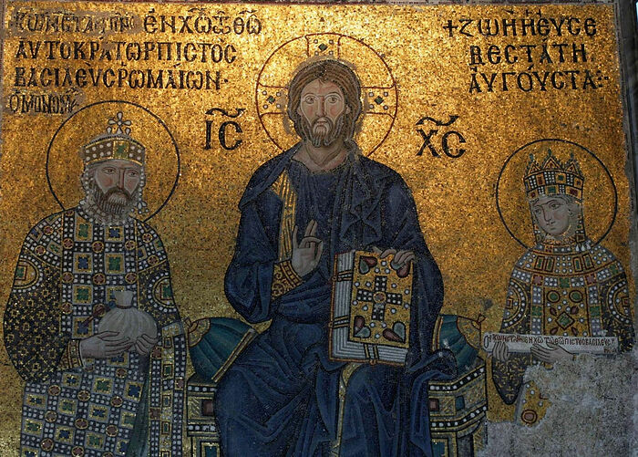 Император Константин IX Мономах и императрица Зоя перед Христом. Мозаика Св. Софии в Константинополе (Стамбул), XI век