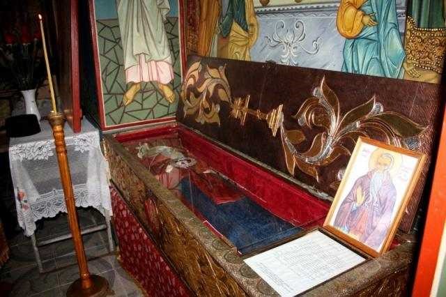 The holy relics of Venerable Ioanichie the New of Muscel in a new church at Cetățuia Negru Vodă Monastery
