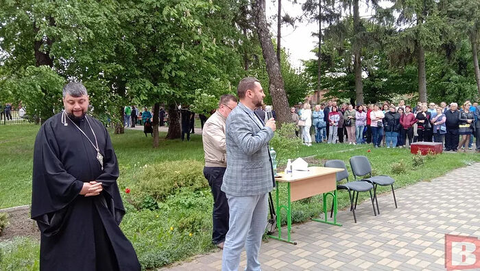 Местные власти и священник ПЦУ переводят храм УПЦ в Хмельницком 
