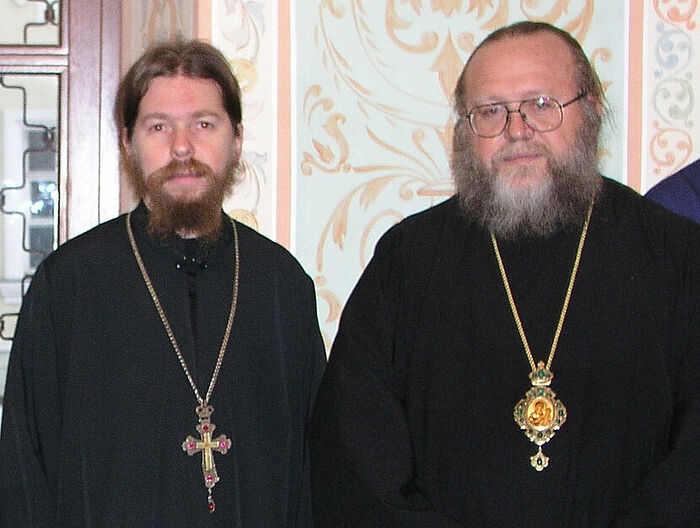 Архиепископ Иларион (Капрал) и архимандрит Тихон (Шевкунов). Сретенский монастырь, 2007 год