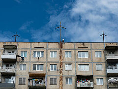 Living Under The Cross: A New Architectural Tradition Rises in the Tbilisi Suburbs