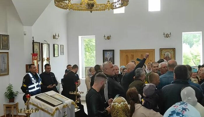Захват храма УПЦ в Чернятине Винницкой области