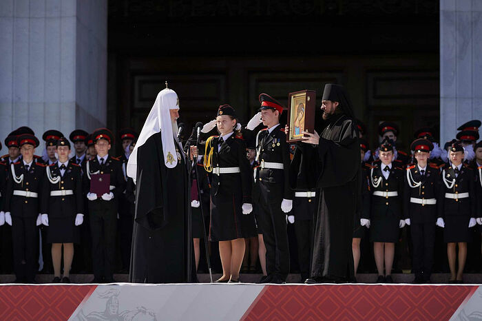 Святейший Патриарх Кирилл посетил парад московского кадетского движения «Не прервется связь поколений»