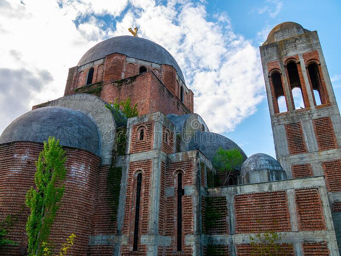 В Приштине сербам запретили служить литургию в храме Христа Спасителя