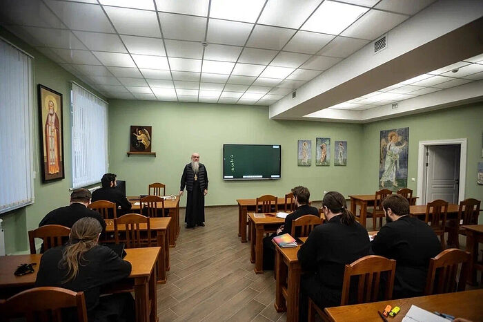 Семинария при древнем Псково-Печерском монастыре объявляет набор студентов на новый 2022/2023 учебный год