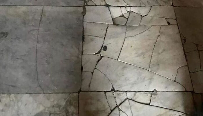 Cracking marble floors in the Hagia Sophia. Photo: Cumhuriyet