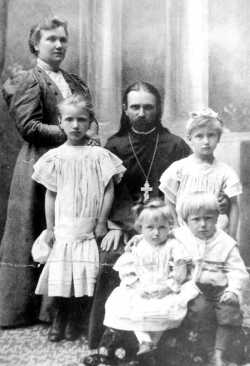 Yulia Khirasko, Vladimir Khirasko with family