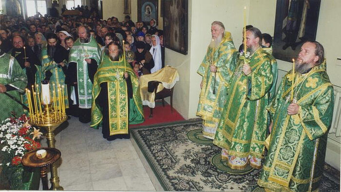 Solemn moleben with an akthist before the newly discovered holy relics of seven Optina Elders