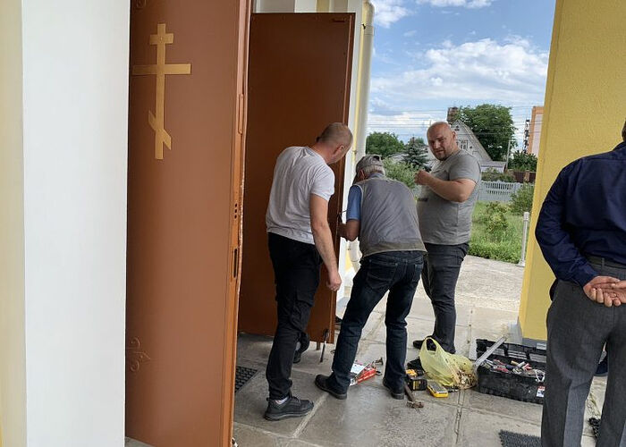 Οι ακραίοι εθνικιστές της «ΟΕΟ» άλλαξαν κλειδαριές στις πόρτες του ναού στο χωριό Ντμίτροβκα