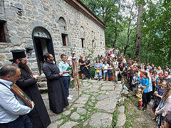 Bulgaria: 5-day procession arrives at Rila Monastery for feast of Transfiguration