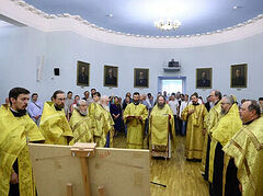 Moscow church holds first service in 100 years