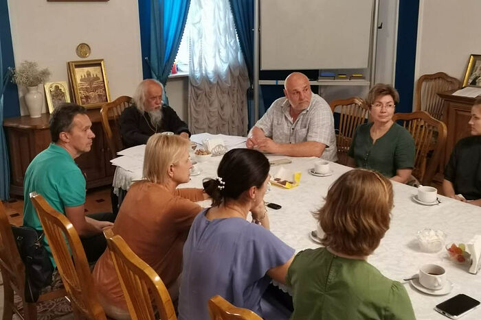 Синодальный отдел по благотворительности направил добровольцев для помощи беженцам в церковных штабах Белгорода и Ростова-на-Дону
