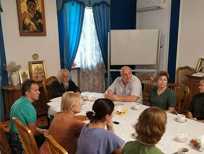 Синодальный отдел по благотворительности направил добровольцев для помощи беженцам в церковных штабах Белгорода и Ростова-на-Дону