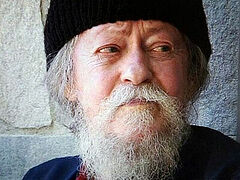 Elder Gabriel, disciple of St. Paisios, and other Athonite monks protest visit of schismatic Dumenko to Greece