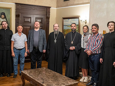 Гости из Румынской Православной Церкви посетили московский Сретенский монастырь