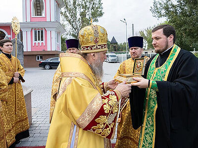 Ковчег с мощами преподобного Сергия Радонежского принесен в Казахстан