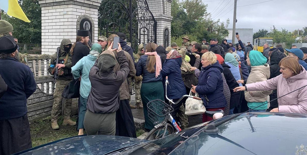 Schismatics in Ukraine continue to violently seize churches (+VIDEOS)