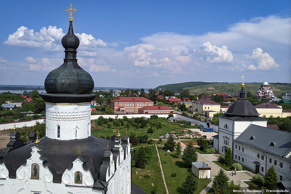 Η θέα του Σβιάζσκ από το καμπαναριό της Μονής Κοιμήσεως της Θεοτόκου