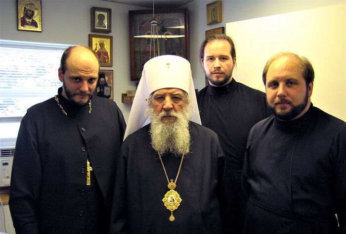 Митрополит Лавр с помощниками. Слева направо: протоиерей Серафим Ган, диакон Евгений Каллаур, диакон Николай Ольховский
