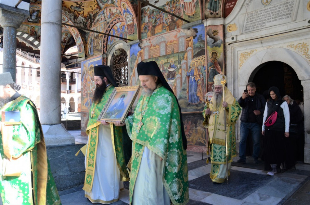Cross procession after the Liturgy on the feast of St. John of Rila, October 18–19, 2022
