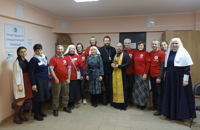 Добровольцы из Екатеринбургской епархии помогают в работе церковного штаба помощи беженцам