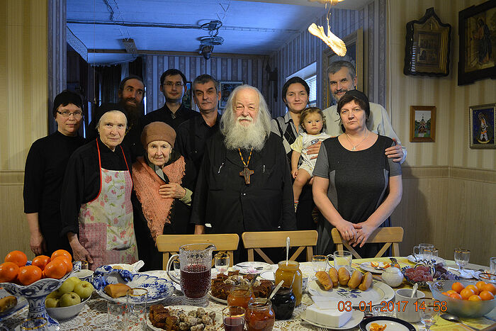 Гости у отца Валериана и его супруги Наталии Константиновны