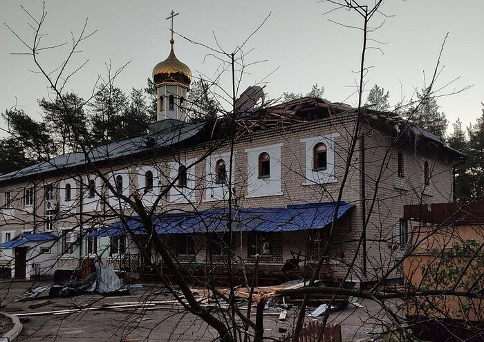 Из-за постоянных обстрелов пострадал Сергиевский монастырь в Кременной