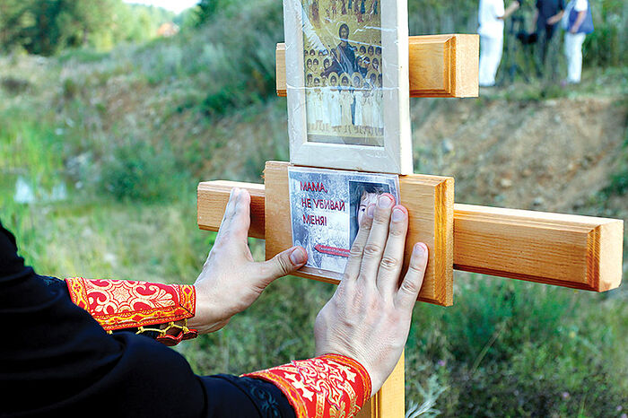 Крест на месте найденных у посёлка Аник в Невьянском городском округе абортированных младенцев. Фото: orthodox-magazine.ru