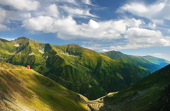 Făgăraș Mountains. Photo: Muntii-fagaras.ro