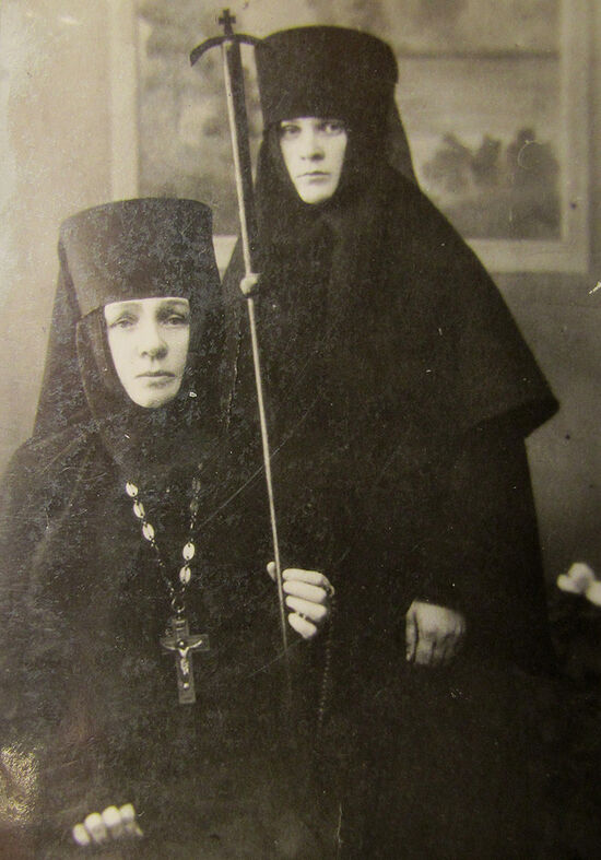 Игумения Руфина (Кокорева) и ее духовная дочь, монахиня Ариадна (Мичурина)